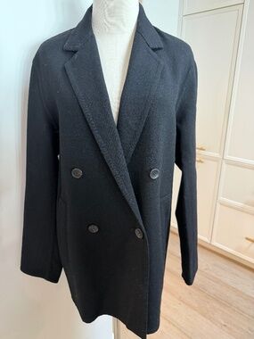 Vince double breast jacket with classic style. Slightly oversized. Size XL.